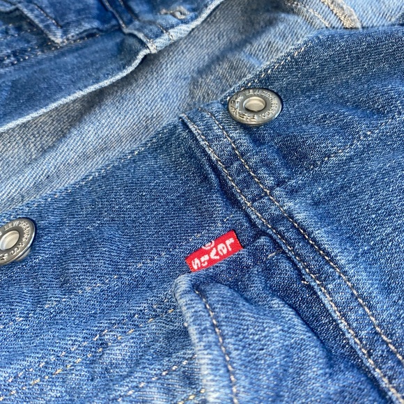 Levi’s cropped jean jacket - Picture 2 of 5